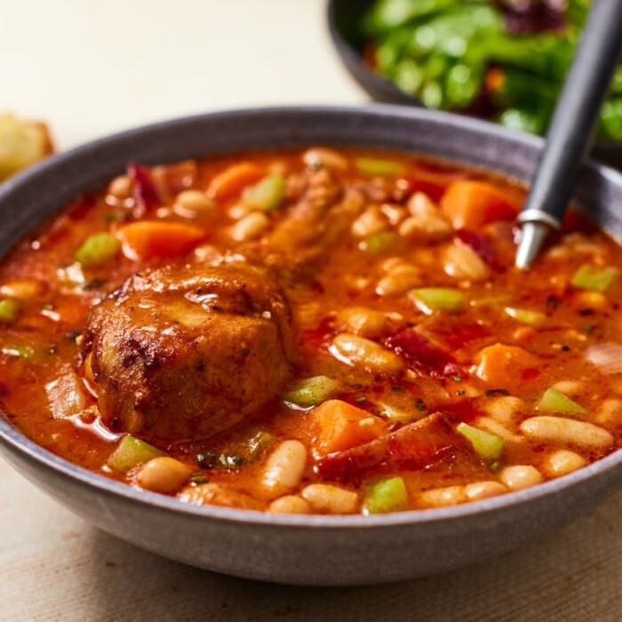 Estofado de Pollo y Frijoles Blancos