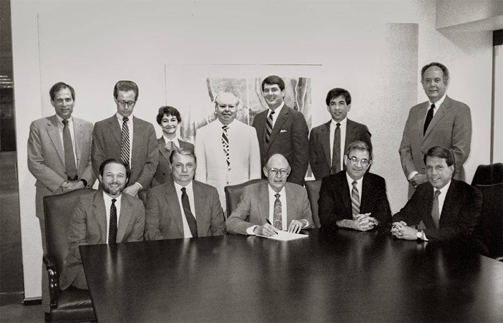 Sanderson Farms goes public 1987