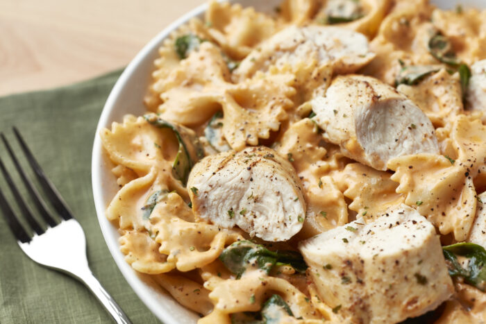 Pasta con Pollo y Pesto