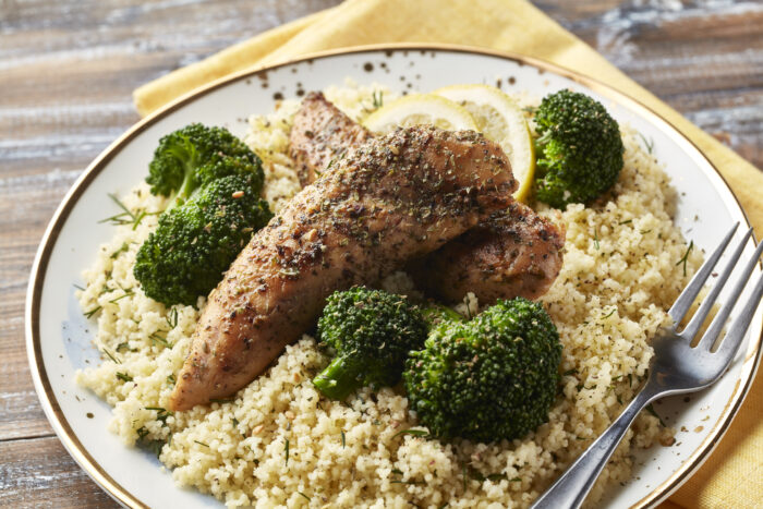 Bowl de pollo marinado con Za’atar, cuscús y brócoli