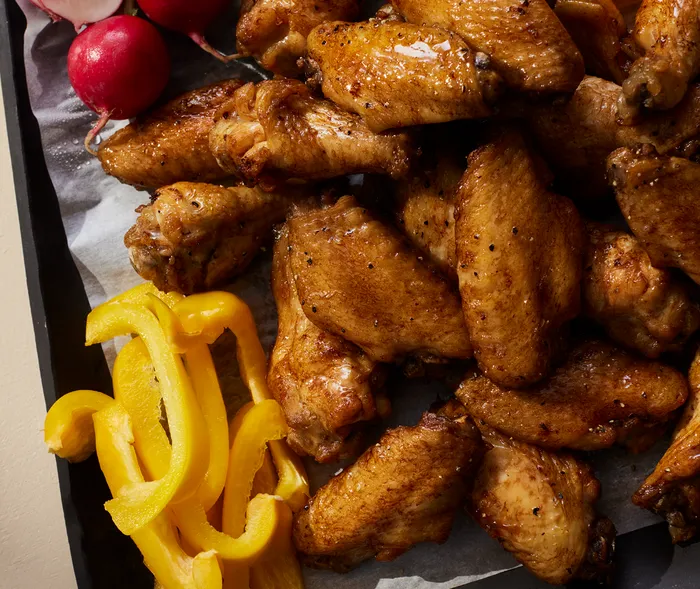 Smoked Chicken Wings With Alabama White Sauce