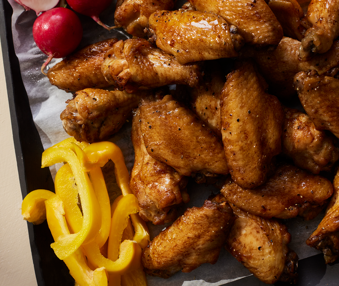 Smoked Chicken Wings With Alabama White Sauce